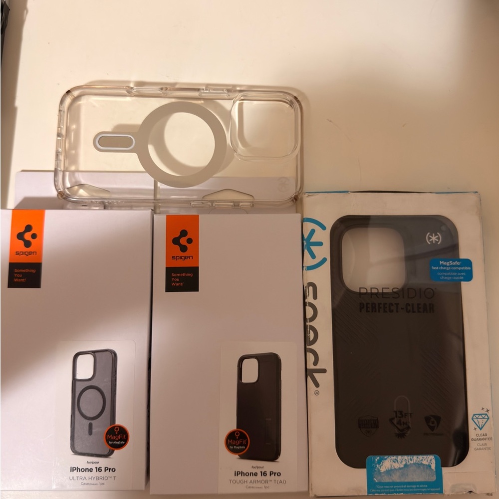 iPhone 16 Pro Speck Presidio Spigen Case